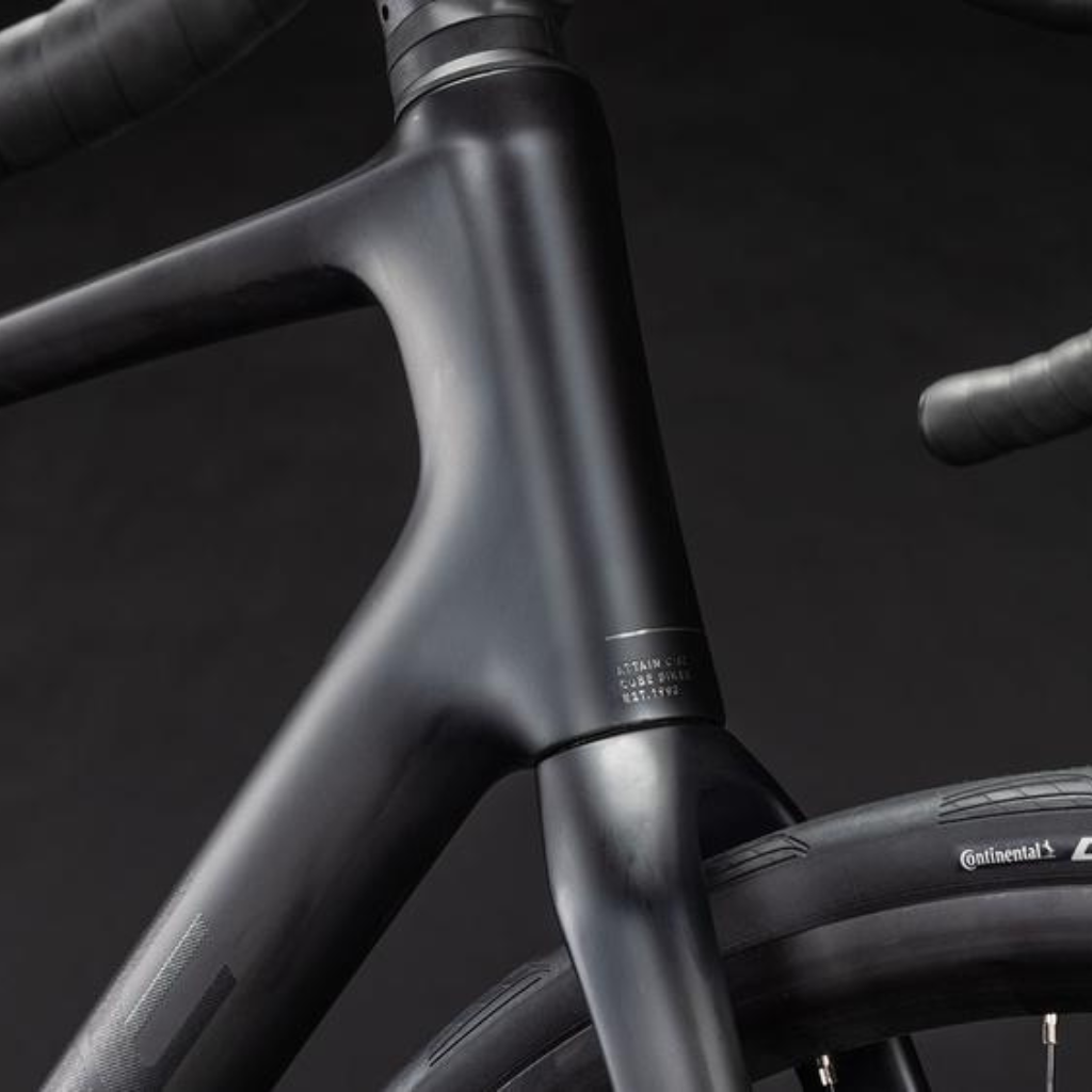 Cube Attain C:62 Race Blackline