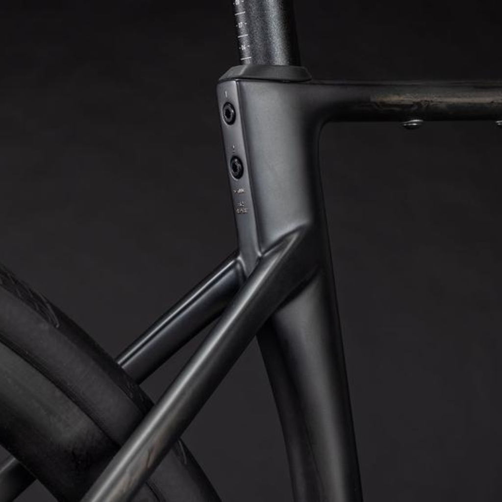 Cube Attain C:62 Race Blackline